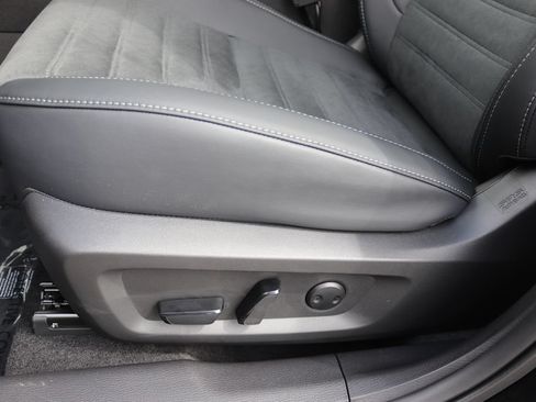 New 2026 Mitsubishi Outlander LE AWD/4WD image 8