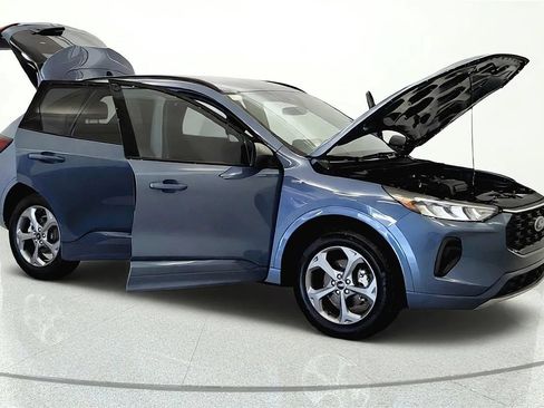 Used 2024 Ford Escape ST-Line w/ Tech Pack #1 AWD/4WD image 8