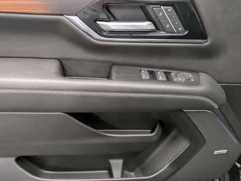 Used 2026 GMC Yukon XL Denali w/ Sun & Power Step Package AWD/4WD image 10