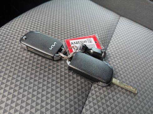 Used 2023 Kia Soul LX w/ Option Group 015 FWD image 16