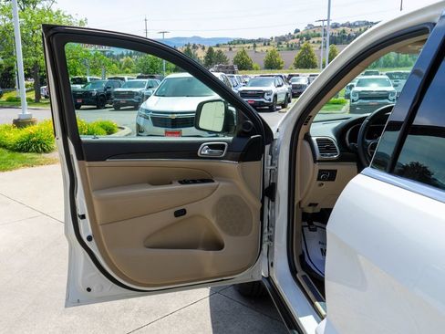 Used 2018 Jeep Grand Cherokee Limited w/ Luxury Group II AWD/4WD image 17