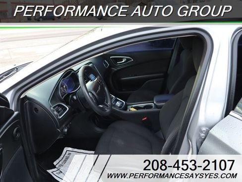 Used 2015 Chrysler 200 Limited image 13