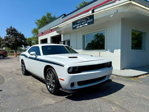 Used 2017 Dodge Challenger GT w/ Driver Convenience Group image 7