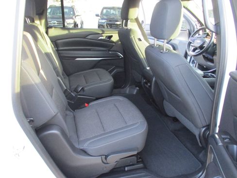 Certified 2025 Chevrolet Traverse LT image 15