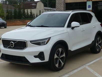 Used 2024 Volvo XC40 B5 Plus