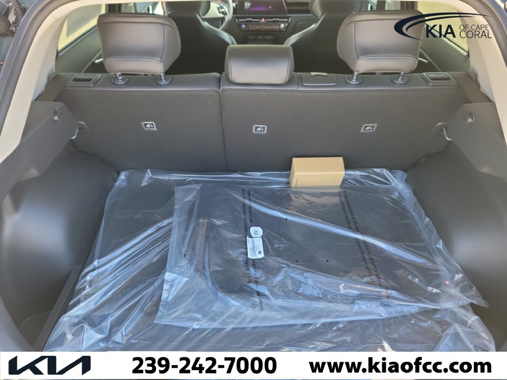 New 2025 Kia Niro Wind w/ Wind Preserve Package FWD image 11