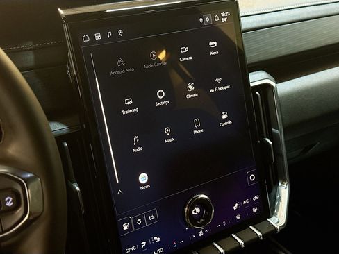 Used 2025 GMC Acadia Elevation image 21