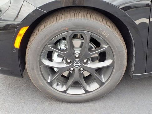 New 2026 Chrysler Pacifica Limited w/ S Appearance Package image 21