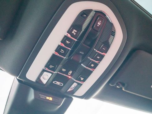 Certified 2026 Porsche Macan Turbo AWD/4WD image 22