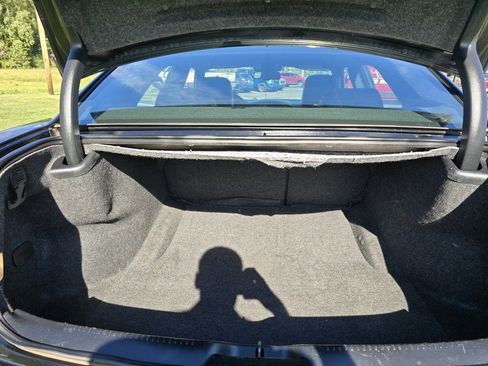 Used 2019 Chrysler 300 S image 10