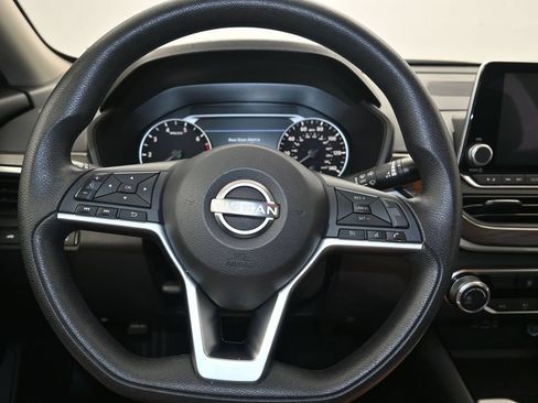 Certified 2024 Nissan Altima 2.5 SV FWD image 13