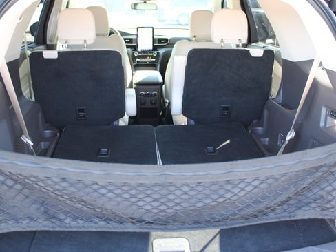 Used 2021 Ford Explorer Platinum w/ Equipment Group 601A AWD/4WD image 13