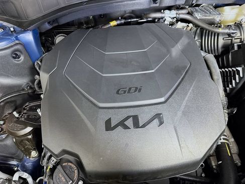 Used 2025 Kia Telluride EX w/ EX Captain's Chair Package FWD image 41