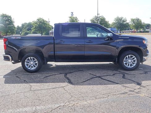 Used 2023 Chevrolet Silverado 1500 LT AWD/4WD image 17