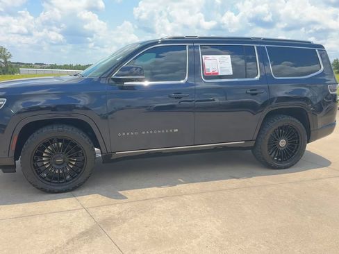 Used 2023 Jeep Grand Wagoneer 4WD image 4