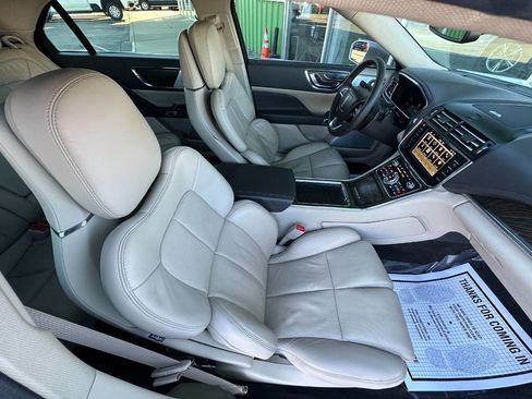 Used 2017 Lincoln Continental Reserve w/ Luxury Package image 19