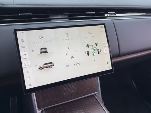 Used 2025 Land Rover Range Rover Long Wheelbase Autobiography image 21