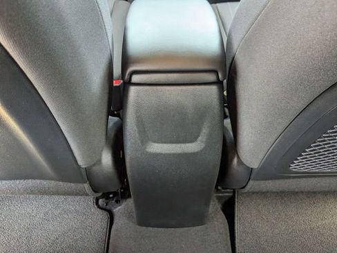 Used 2025 Hyundai Venue SE image 27