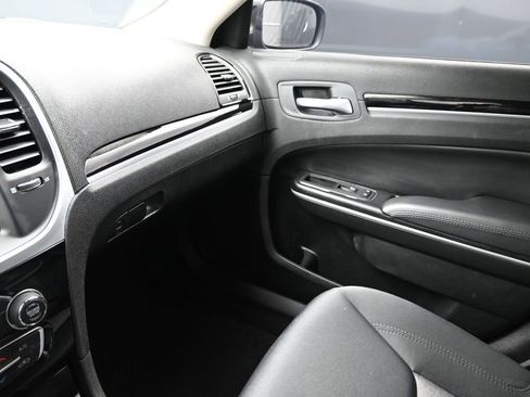 Used 2023 Chrysler 300 Touring w/ Sport Appearance Package RWD image 19