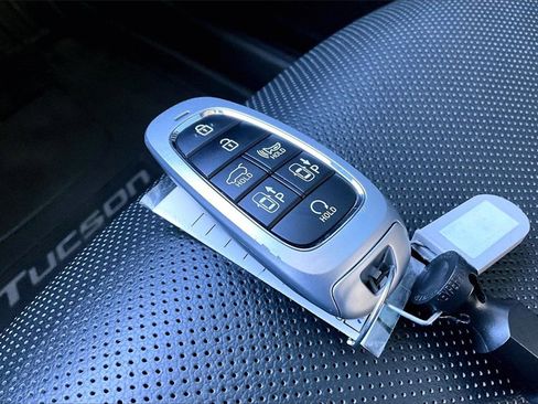 Used 2024 Hyundai Tucson Limited image 11