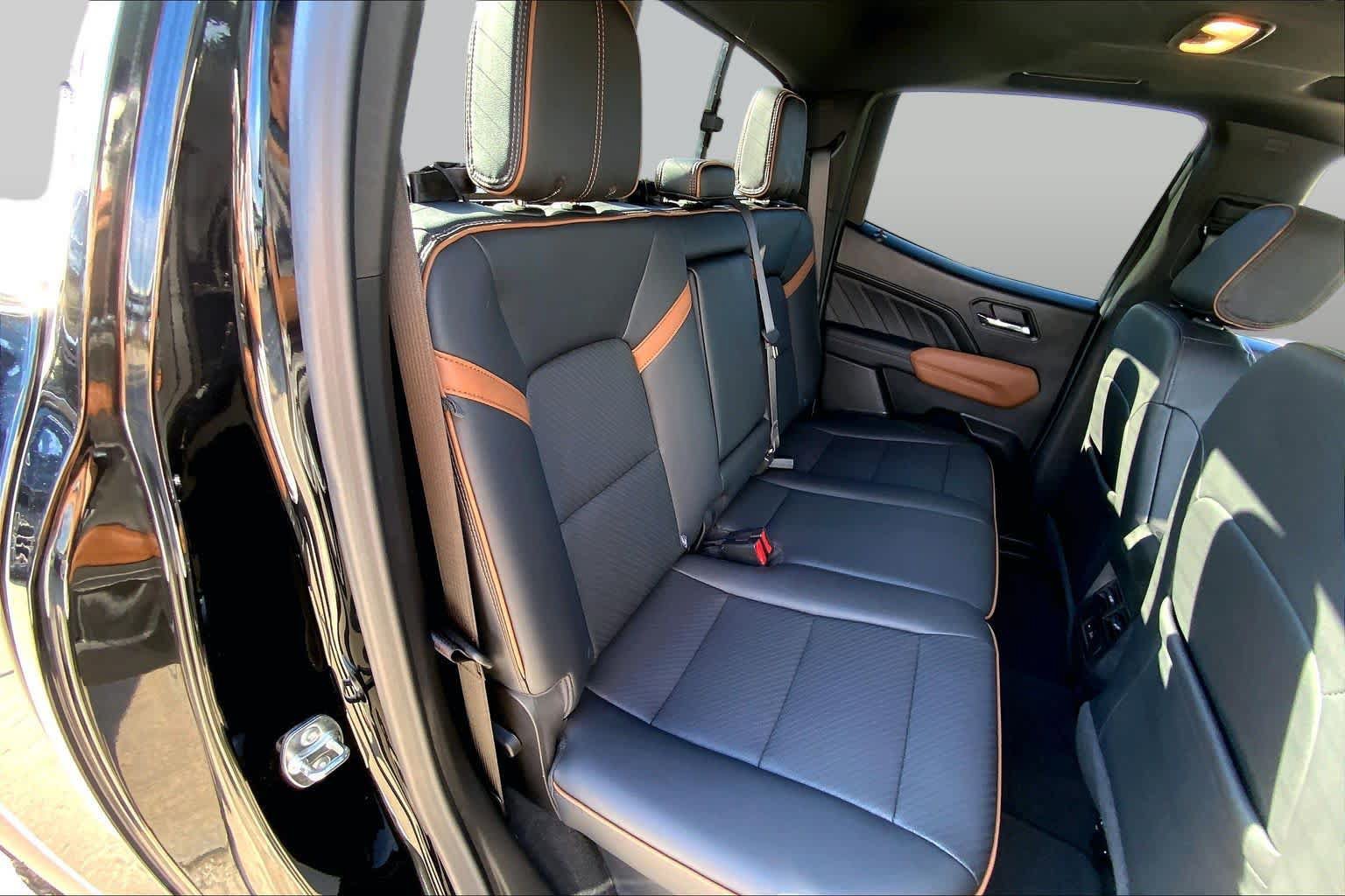 Used 2026 GMC Canyon AT4 w/ Technology Plus Package AWD/4WD image 19