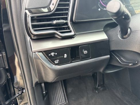 Used 2025 Kia Sportage EX w/ Premium Package FWD image 21