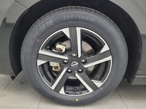 Used 2025 Nissan Sentra SV FWD image 31