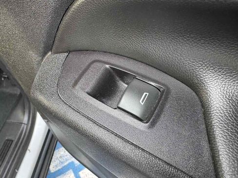 Used 2018 Chevrolet Equinox LT FWD image 37