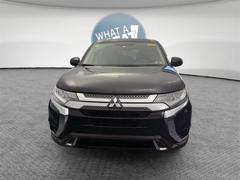 Used 2020 Mitsubishi Outlander ES image 9