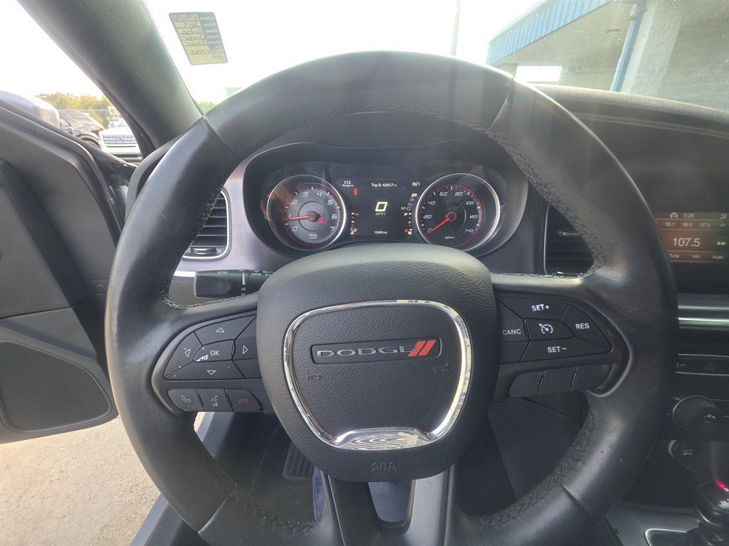 Used 2015 Dodge Charger SE RWD image 10
