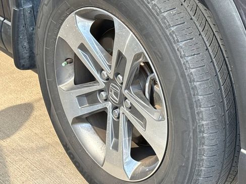Used 2024 Honda Pilot EX-L image 6