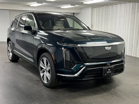 New 2026 Cadillac Vistiq Luxury w/ LPO, Floor Liner Package AWD/4WD image 7
