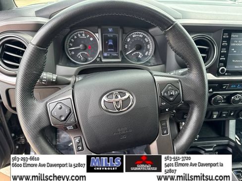 Used 2022 Toyota Tacoma TRD Sport w/ TRD Premium Sport Package AWD/4WD image 13