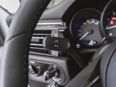New 2025 Porsche Macan AWD/4WD image 18