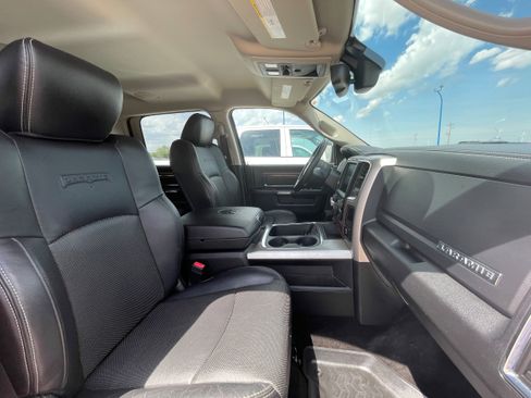 Used 2016 RAM 1500 Laramie w/ Convenience Group AWD/4WD image 22