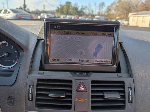 Used 2011 Mercedes-Benz C 300 Luxury image 23