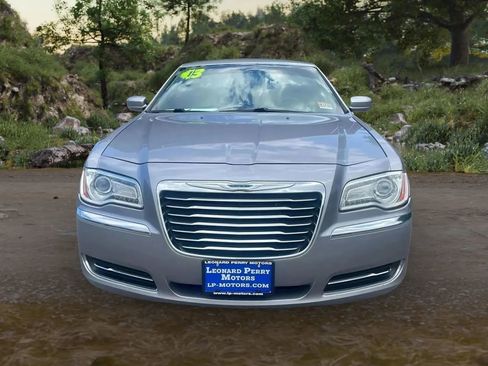 Used 2013 Chrysler 300 image 2