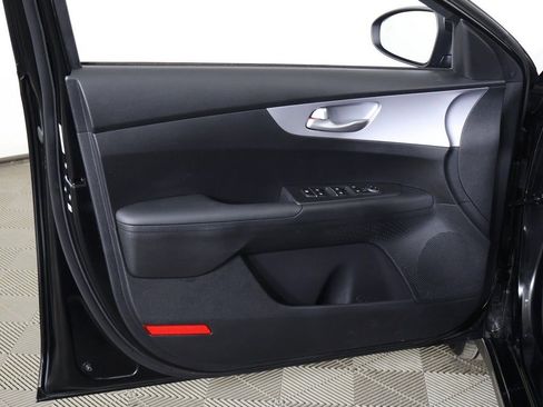 Used 2024 Kia Forte LXS w/ LXS Technology Package FWD image 21