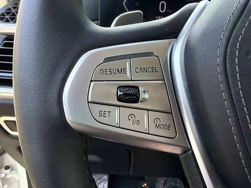 Used 2023 BMW X7 xDrive40i w/ Premium Package AWD/4WD image 30