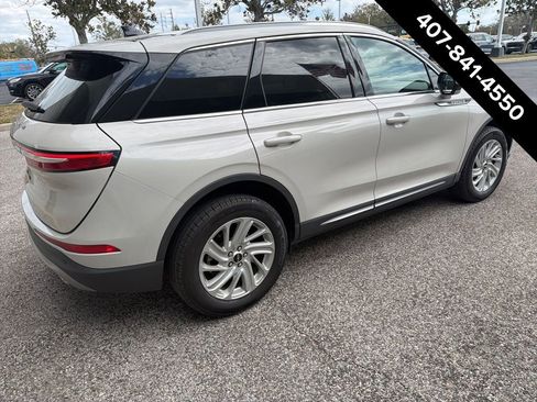 Used 2022 Lincoln Corsair FWD image 2