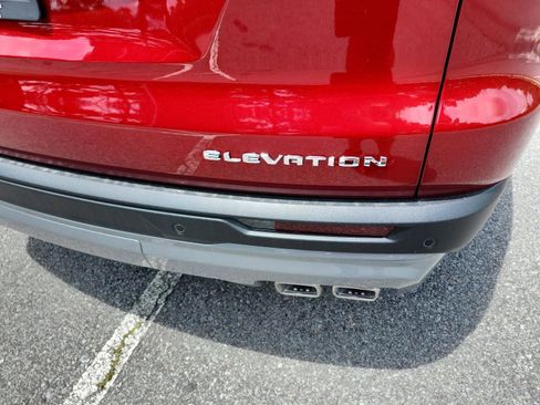 Used 2026 GMC Acadia Elevation w/ Elevation Premium Package FWD image 4
