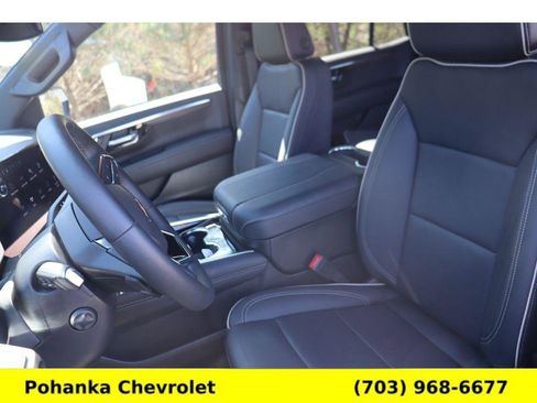 Certified 2025 Chevrolet Tahoe Premier image 23