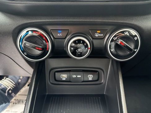 Used 2026 Hyundai Venue SE image 28