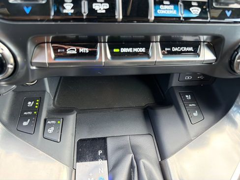 Used 2023 Lexus LX 600 4WD w/ Appearance Package image 41
