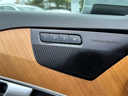 Used 2024 Volvo XC90 B6 Plus image 19