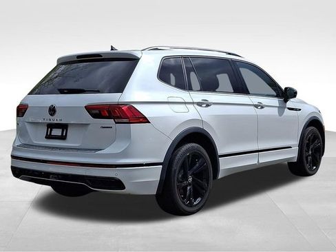 Used 2024 Volkswagen Tiguan SE R-Line AWD/4WD image 6