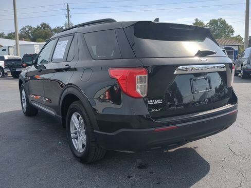 Used 2024 Ford Explorer XLT RWD image 6