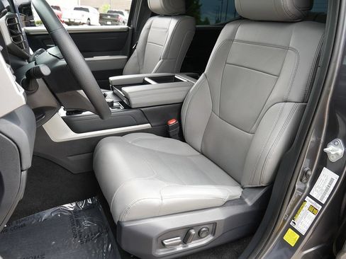 Used 2026 Toyota Tundra Limited AWD/4WD image 14