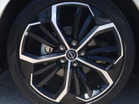 Certified 2025 Nissan Altima 2.5 SR FWD image 8
