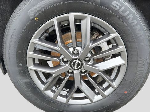 Used 2023 Nissan Rogue S AWD/4WD image 14